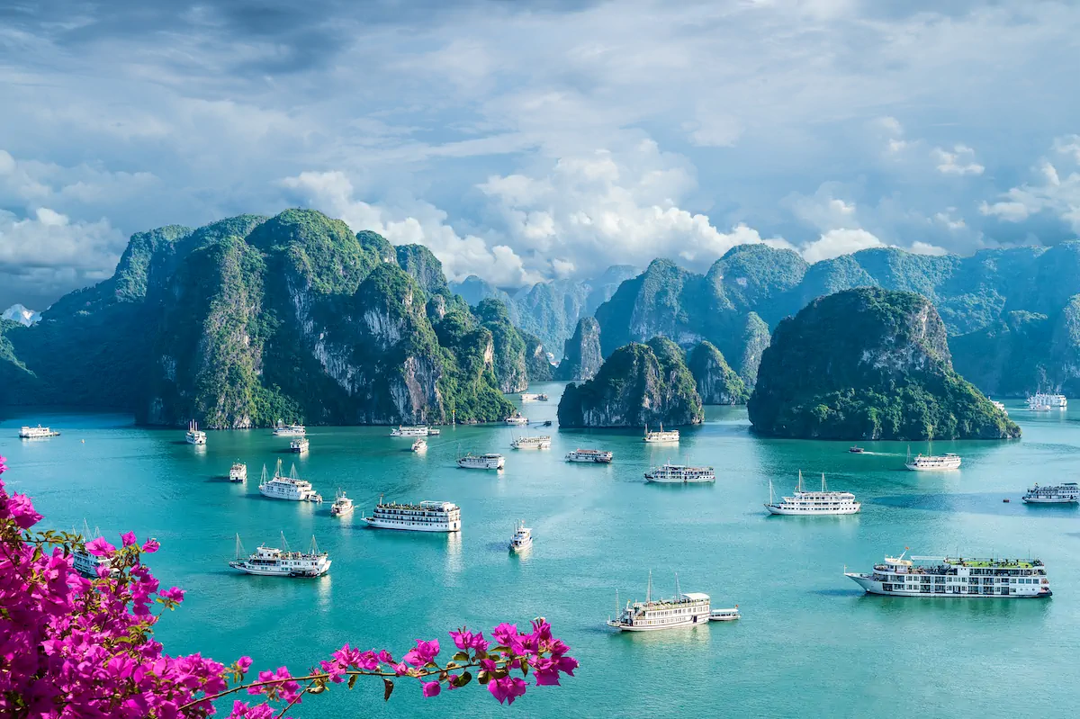 Halong Bay dreamstime_xxl_170130079